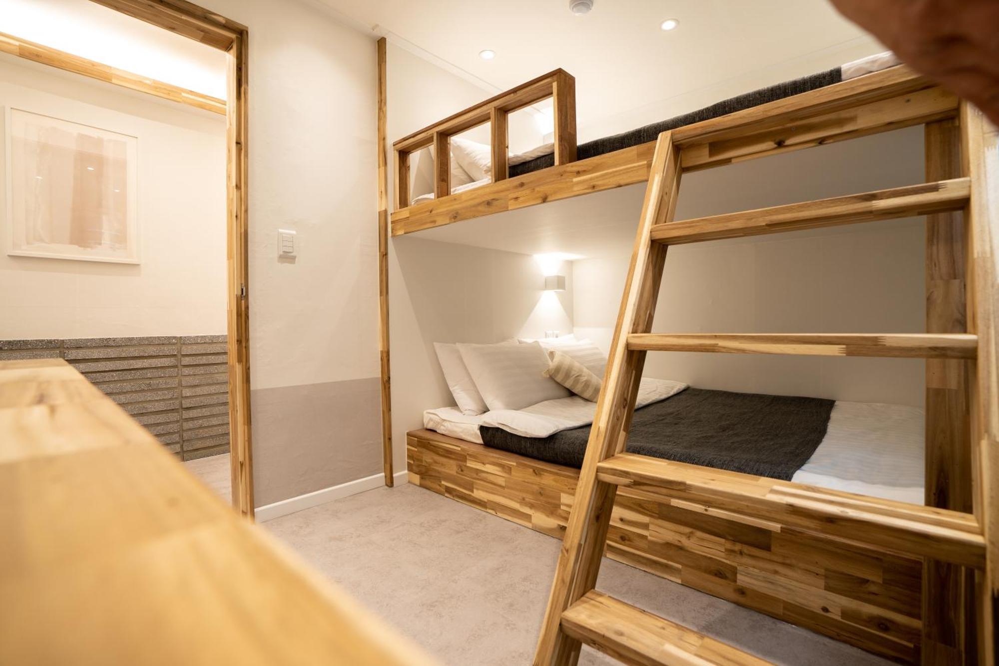 Of 6 Hongdae 5br & 4bath, Elevator, Free Wifi