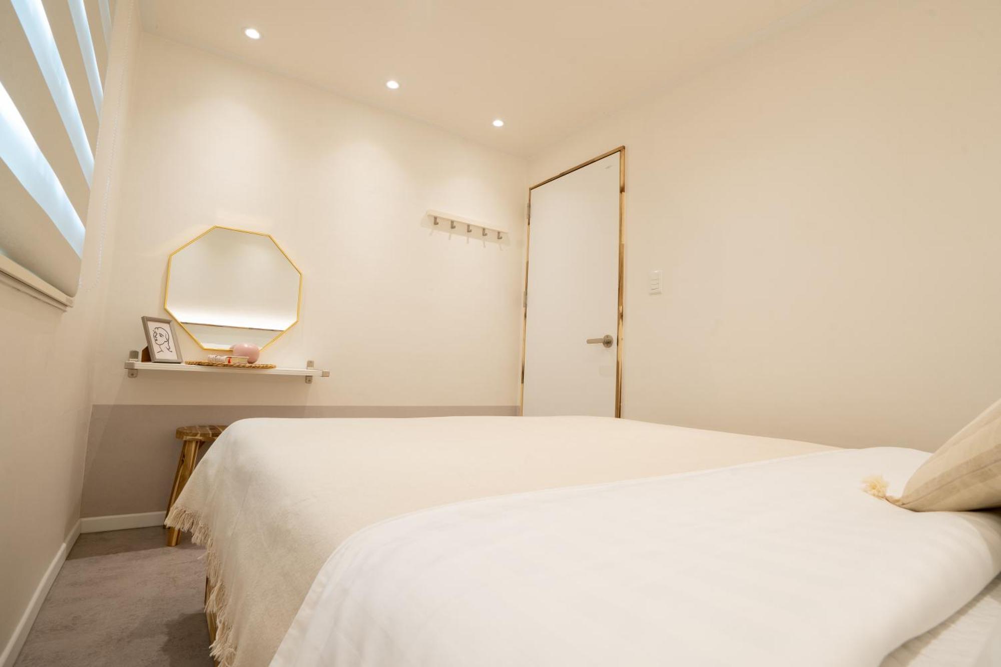 Of 6 Hongdae 5br & 4bath, Elevator, Free Wifi